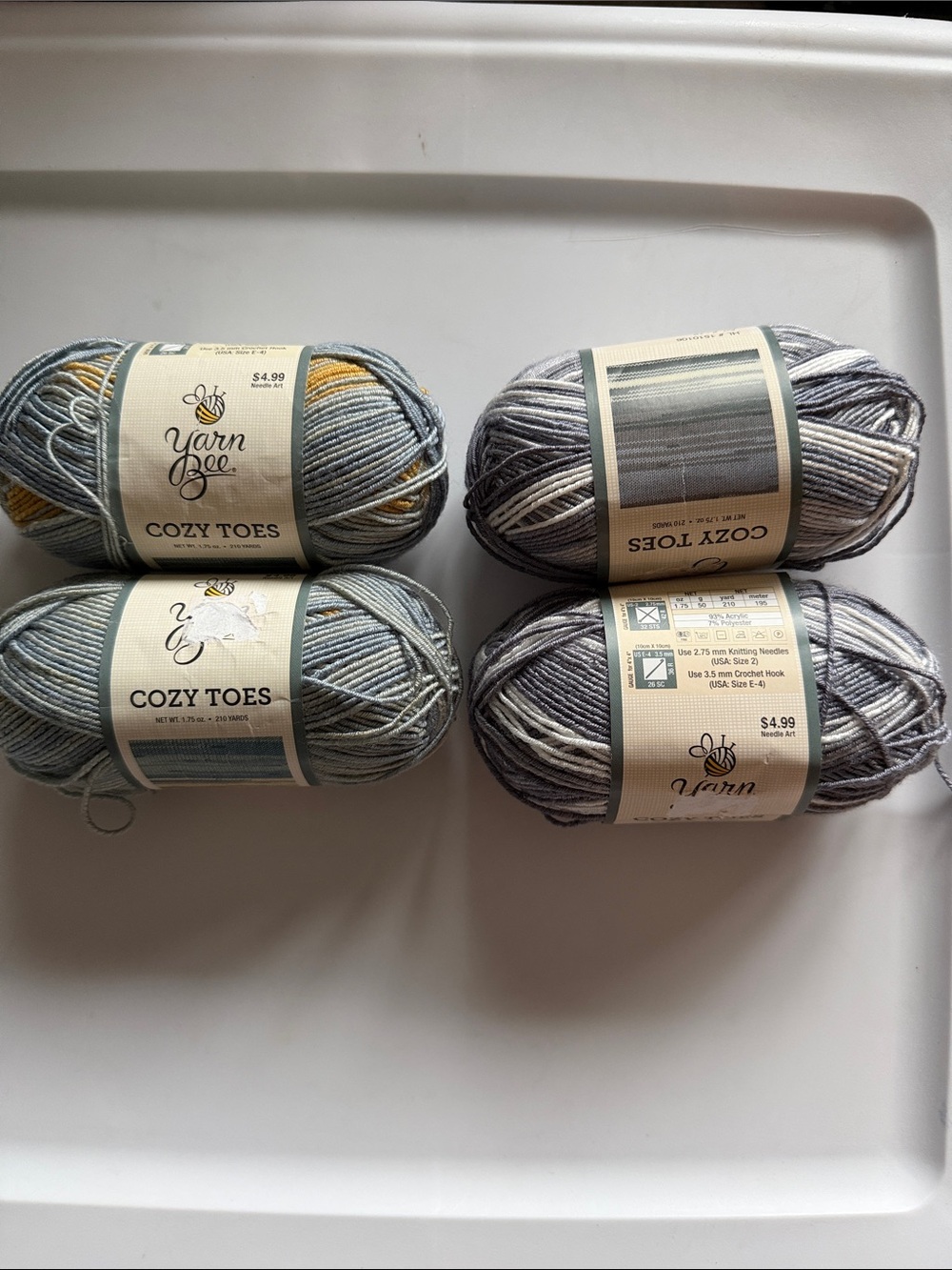Yarn Bee Cozy Toes
Size 1.76 oz ea
Colors:2-heyday,2-Ice to meet you
Lot of 4